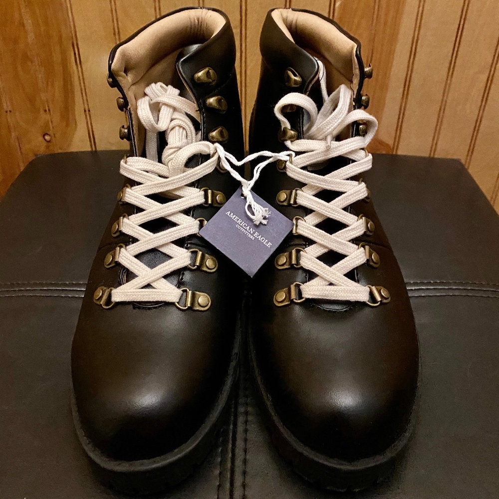 AEO Hiker Lug Boot, Size 10, NEW